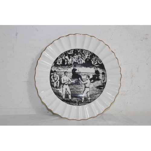 672 - GRAY POTTERY AND CROWN STAFFORDSHIRE POTTERY
21CM