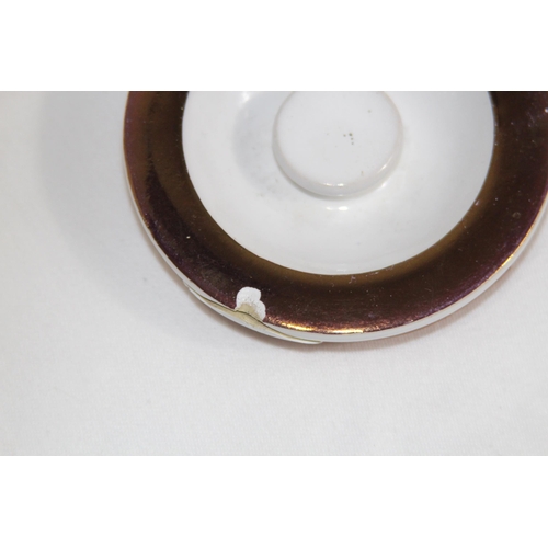 672 - GRAY POTTERY AND CROWN STAFFORDSHIRE POTTERY
21CM