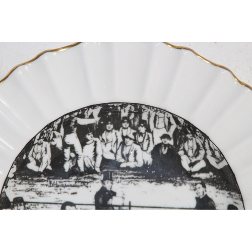 672 - GRAY POTTERY AND CROWN STAFFORDSHIRE POTTERY
21CM