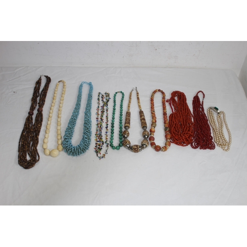 737 - QUANTITY OF GOOD VINTAGE AND MODERN COSTUME NECKLACES