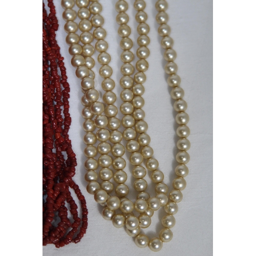 737 - QUANTITY OF GOOD VINTAGE AND MODERN COSTUME NECKLACES