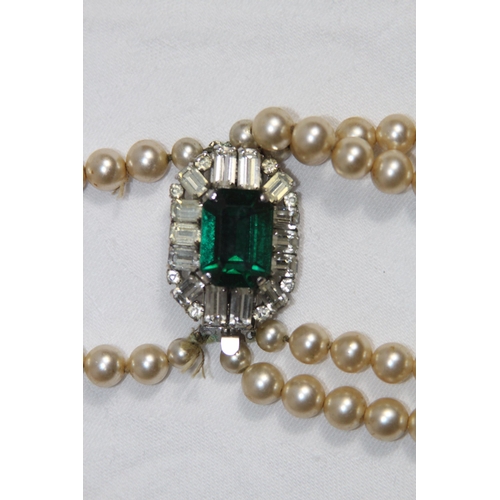 737 - QUANTITY OF GOOD VINTAGE AND MODERN COSTUME NECKLACES