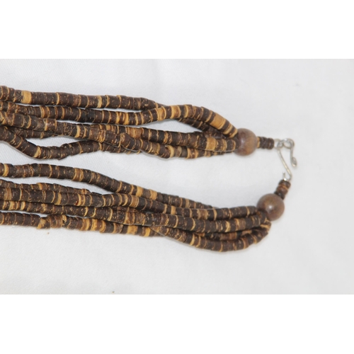 737 - QUANTITY OF GOOD VINTAGE AND MODERN COSTUME NECKLACES