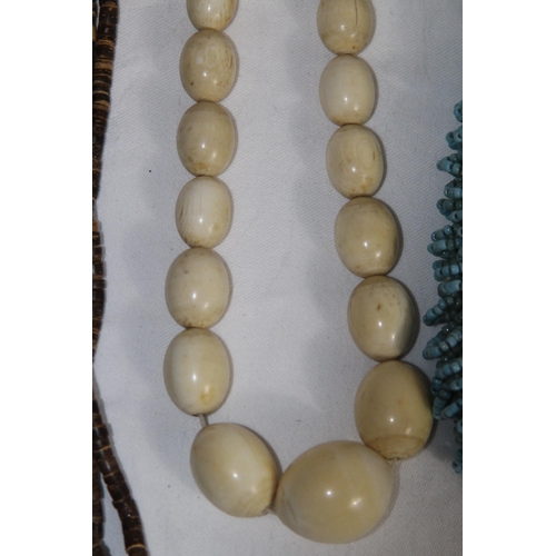 737 - QUANTITY OF GOOD VINTAGE AND MODERN COSTUME NECKLACES