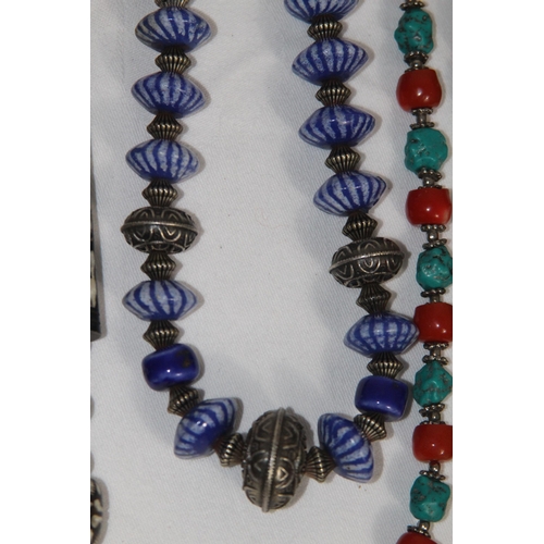 738 - QUANTITY OF GOOD VINTAGE AND MODERN COSTUME NECKLACES