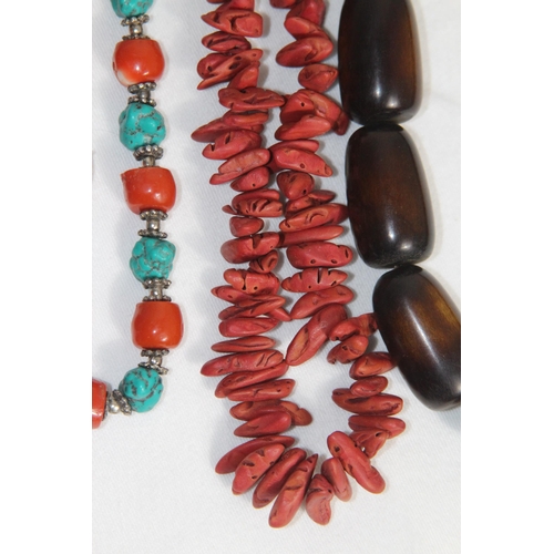 738 - QUANTITY OF GOOD VINTAGE AND MODERN COSTUME NECKLACES