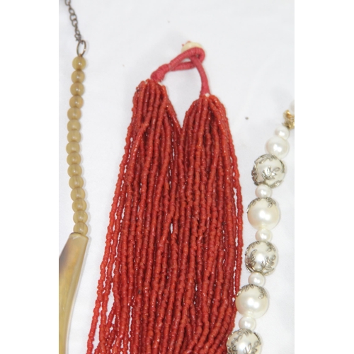 738 - QUANTITY OF GOOD VINTAGE AND MODERN COSTUME NECKLACES