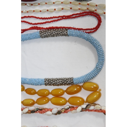 739 - QUANTITY OF GOOD VINTAGE AND MODERN COSTUME NECKLACES