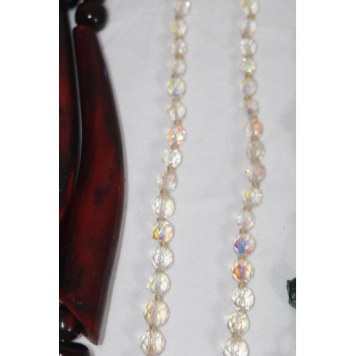 740 - QUANTITY OF GOOD VINTAGE AND MODERN COSTUME NECKLACES