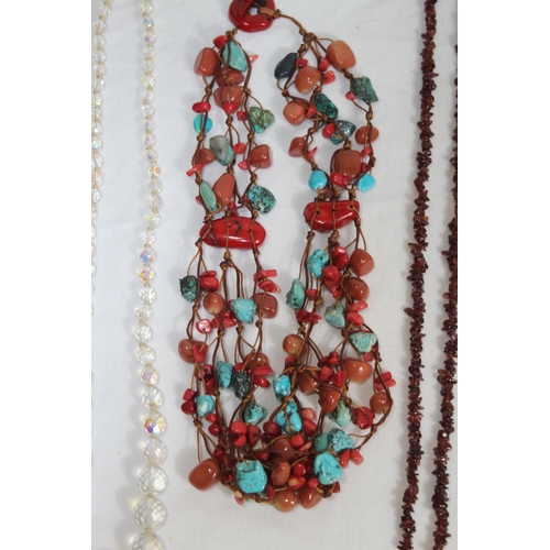 740 - QUANTITY OF GOOD VINTAGE AND MODERN COSTUME NECKLACES