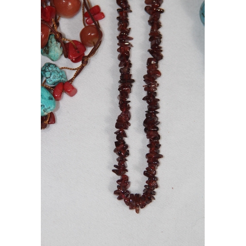 740 - QUANTITY OF GOOD VINTAGE AND MODERN COSTUME NECKLACES