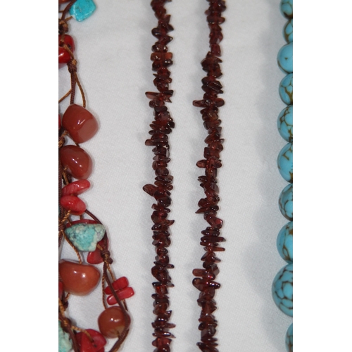 740 - QUANTITY OF GOOD VINTAGE AND MODERN COSTUME NECKLACES