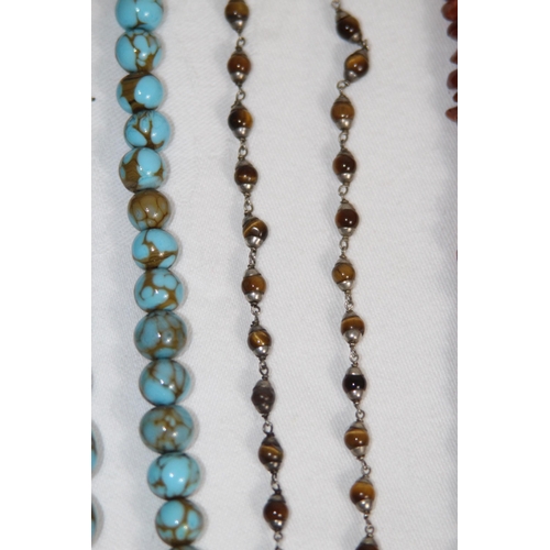 740 - QUANTITY OF GOOD VINTAGE AND MODERN COSTUME NECKLACES