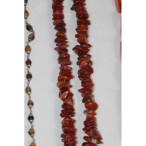 740 - QUANTITY OF GOOD VINTAGE AND MODERN COSTUME NECKLACES