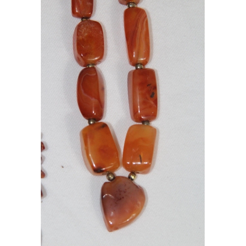 740 - QUANTITY OF GOOD VINTAGE AND MODERN COSTUME NECKLACES