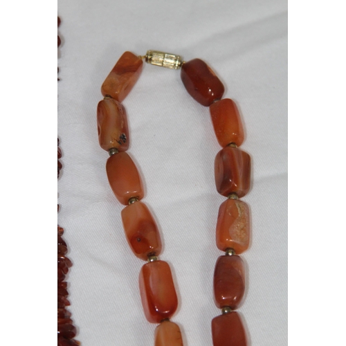 740 - QUANTITY OF GOOD VINTAGE AND MODERN COSTUME NECKLACES