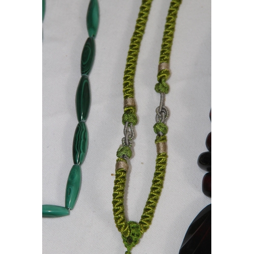 740 - QUANTITY OF GOOD VINTAGE AND MODERN COSTUME NECKLACES