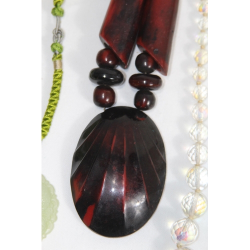 740 - QUANTITY OF GOOD VINTAGE AND MODERN COSTUME NECKLACES