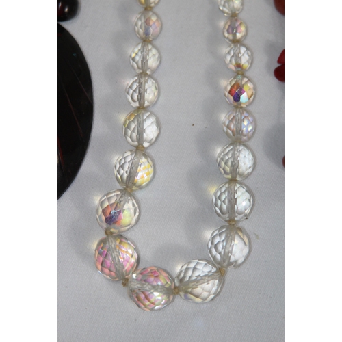 740 - QUANTITY OF GOOD VINTAGE AND MODERN COSTUME NECKLACES