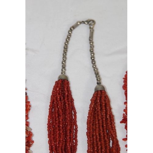 742 - QUANTITY OF GOOD VINTAGE AND MODERN COSTUME NECKLACES