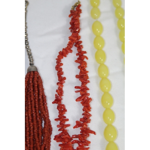 742 - QUANTITY OF GOOD VINTAGE AND MODERN COSTUME NECKLACES