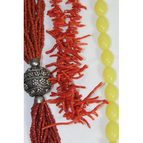 742 - QUANTITY OF GOOD VINTAGE AND MODERN COSTUME NECKLACES