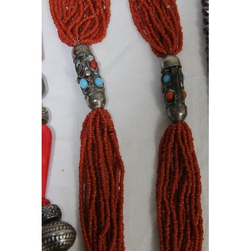 743 - QUANTITY OF GOOD VINTAGE AND MODERN COSTUME NECKLACES