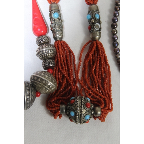 743 - QUANTITY OF GOOD VINTAGE AND MODERN COSTUME NECKLACES