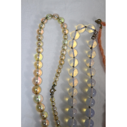 743 - QUANTITY OF GOOD VINTAGE AND MODERN COSTUME NECKLACES