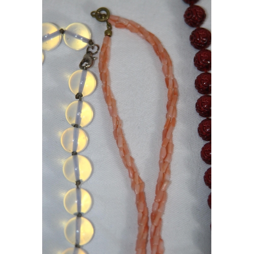 743 - QUANTITY OF GOOD VINTAGE AND MODERN COSTUME NECKLACES