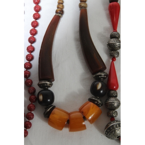 743 - QUANTITY OF GOOD VINTAGE AND MODERN COSTUME NECKLACES