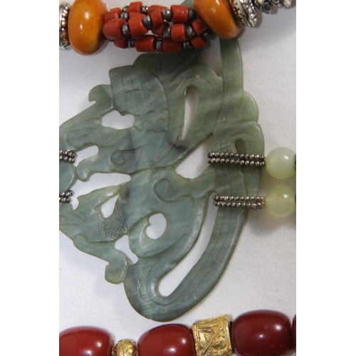 744 - QUANTITY OF GOOD VINTAGE AND MODERN COSTUME NECKLACES