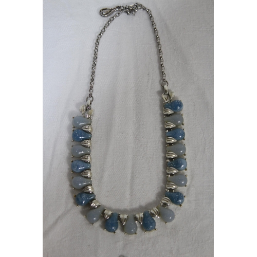 744 - QUANTITY OF GOOD VINTAGE AND MODERN COSTUME NECKLACES