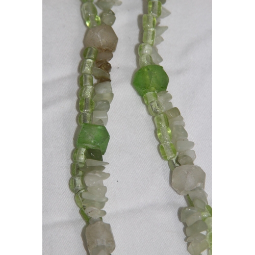 744 - QUANTITY OF GOOD VINTAGE AND MODERN COSTUME NECKLACES