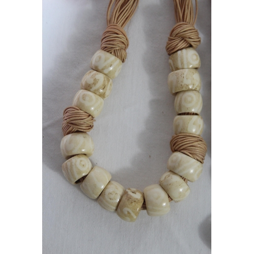 744 - QUANTITY OF GOOD VINTAGE AND MODERN COSTUME NECKLACES