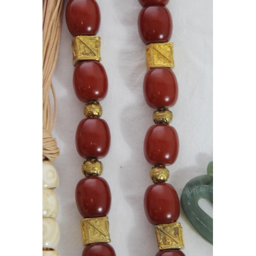 744 - QUANTITY OF GOOD VINTAGE AND MODERN COSTUME NECKLACES