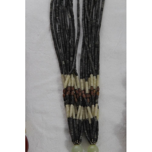 744 - QUANTITY OF GOOD VINTAGE AND MODERN COSTUME NECKLACES