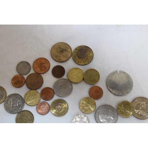 818 - QUANTITY OF COINS