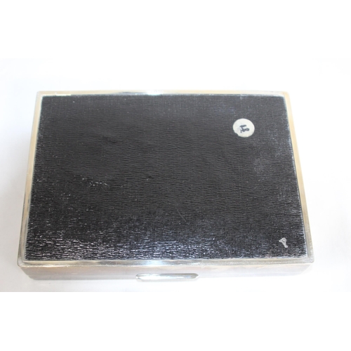 901 - SILVER CIGAR BOX AND CONTENTS - LONDON 1929 - WILLIAM COMYNS 
23 X 16 X 4CM