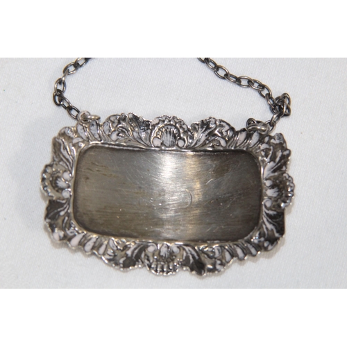 902 - THREE HALLMARKED SILVER DECANTER LABELS - 41.5G - LONDON 1977 + 1978 - ALAN WEISROSE