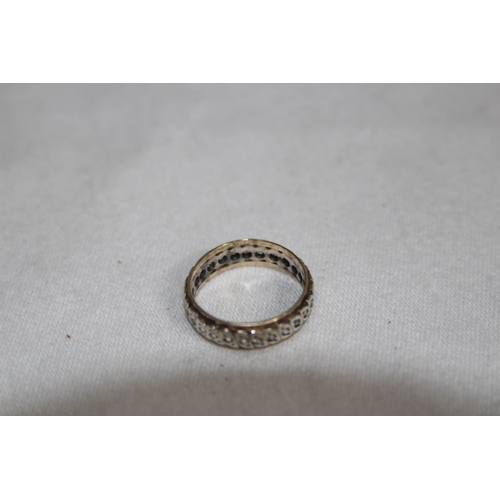 971 - 9CT GOLD AND SILVER RING - 2.25G