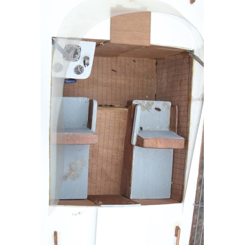 505 - LARGE VINTAGE MODEL MOTOR BOAT
86 X 30CM