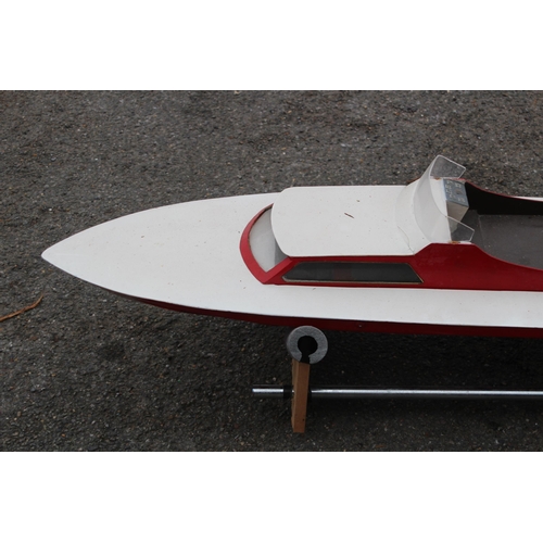 506 - LARGE VINTAGE MODEL MOTOR BOAT 
80 X 30CM
