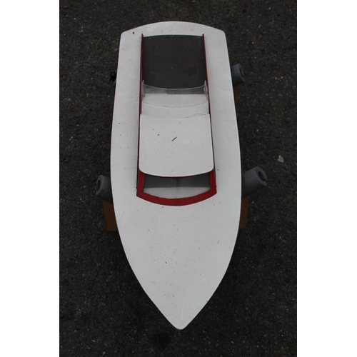 506 - LARGE VINTAGE MODEL MOTOR BOAT 
80 X 30CM