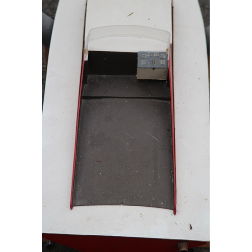 506 - LARGE VINTAGE MODEL MOTOR BOAT 
80 X 30CM