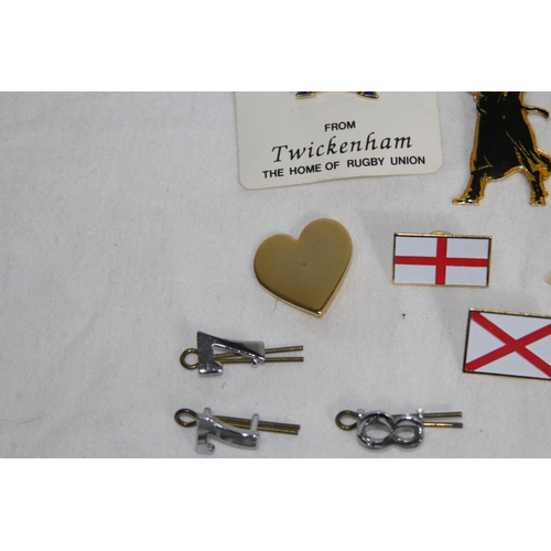 752 - SELECTION OF VINTAGE & OTHER BADGES