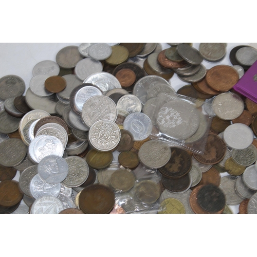 812 - LARGE QTY OF BRITISH AND WORLD COINS
