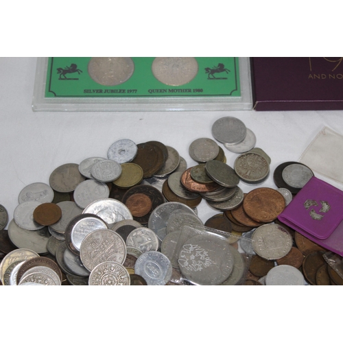 812 - LARGE QTY OF BRITISH AND WORLD COINS