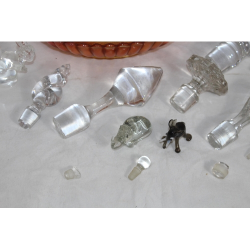 232 - MIXTURE OF ART GLASS, GLASS ANIMALS AND A QTY OF GLASS STOPPERS IN VARIETY OF SIZES FOR DECANTERS & ... 