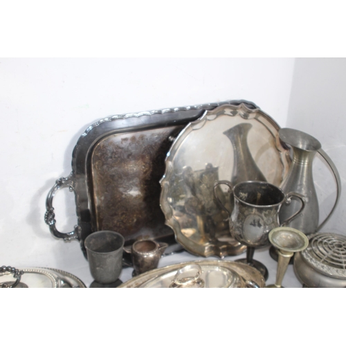 417 - LARGE QTY OF QUALITY SILVER PLATED PIECES INC ENTREE DISHES & OTHER METALWARE